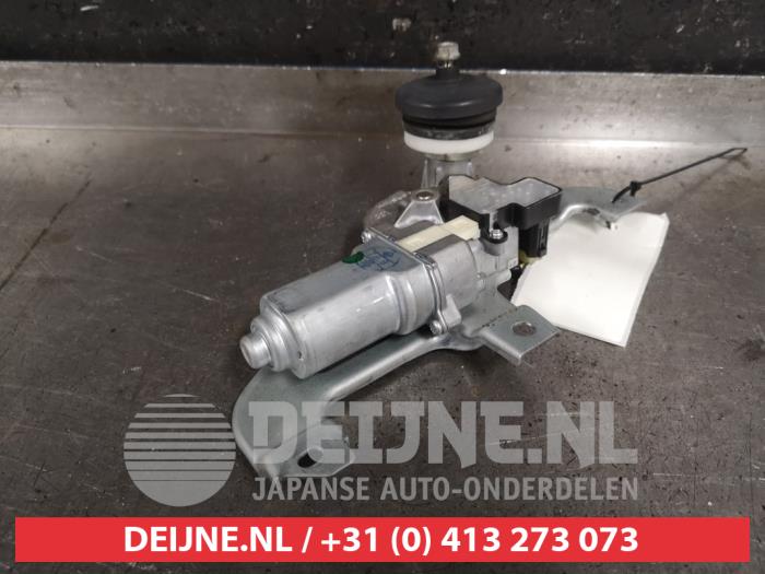 Suzuki Swift Ruitenwissermotor achter O451315