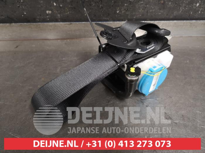 Toyota Yaris Sicherheitsgurt rechts vorne O451700
