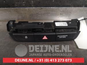 Gebruikte Alarmlicht Schakelaar Kia Proceed (CD) 1.6 T-GDI 16V DCT Prijs op aanvraag aangeboden door V.Deijne Jap.Auto-onderdelen BV
