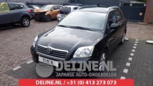 Gebruikte Bumper Rooster Toyota Avensis Wagon (T25/B1E) 1.8 16V VVT-i Prijs € 20,00 Margeregeling aangeboden door V.Deijne Jap.Auto-onderdelen BV