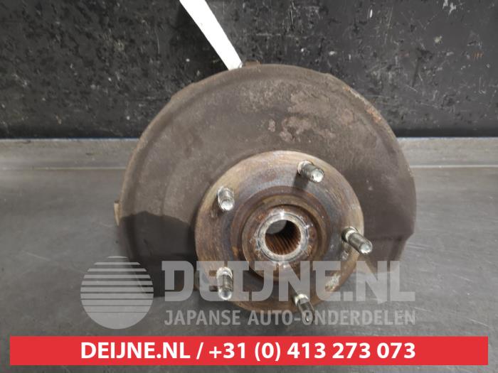 Mitsubishi Outlander Fusee links-voor O452401