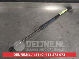Mazda CX-3 Gasdämpfer rechts hinten O452938 foto 2