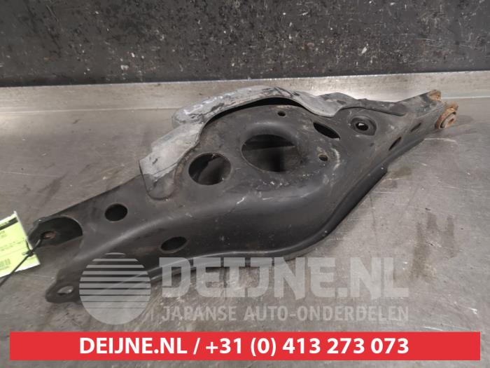 Toyota Rav-4 Draagarm rechts-achter O453041