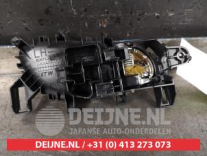 Nissan Qashqai Door handle 4-door, front left O453818 photo 2