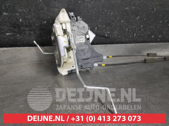 Mitsubishi L200 Deurslot Mechaniek 4Deurs links-voor O454623