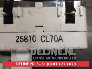 Infiniti FX Clock O455461 photo 3