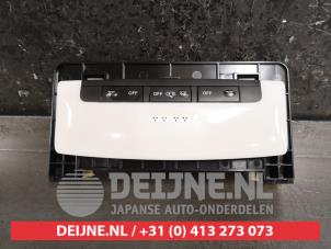 Gebruikte Binnenverlichting voor Nissan Juke (F16) 1.0 DIG-T 117 12V Prijs € 30,00 Margeregeling aangeboden door V.Deijne Jap.Auto-onderdelen BV