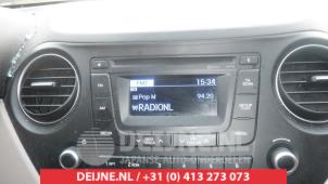 Gebruikte Radio Hyundai i10 (B5) 1.0 12V Prijs € 100,00 Margeregeling aangeboden door V.Deijne Jap.Auto-onderdelen BV