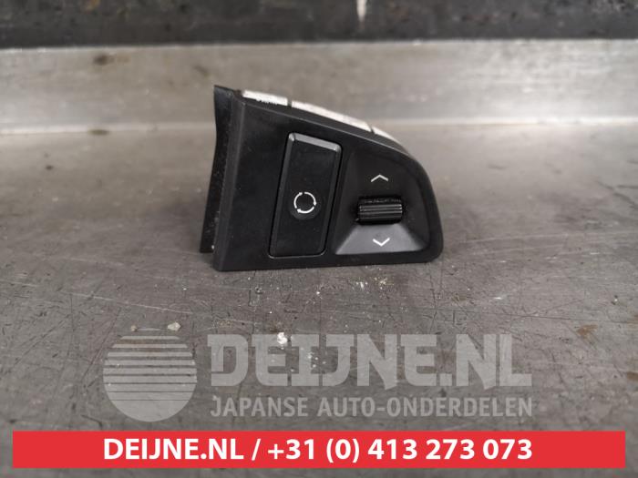 Hyundai I20 Steering wheel switch O456158