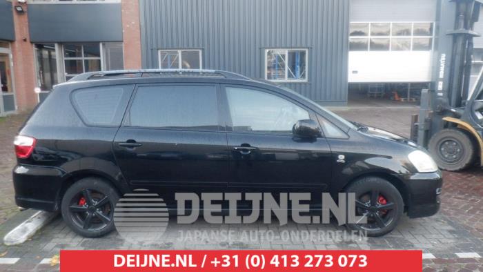 Toyota Avensis Verso Türscheibe 4-türig rechts vorne O456645