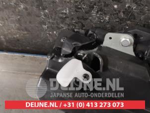 Toyota Rav-4 Schließmechanik Heckklappe O456678 foto 3