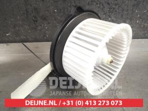 Mazda 2 Kachel Ventilatiemotor O456848 foto 2