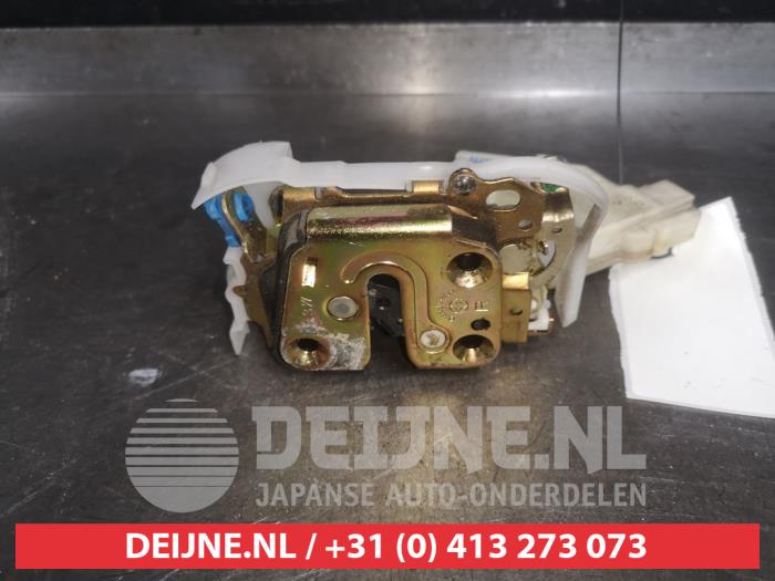 Subaru Impreza Türschlossmechanik 4-türig rechts vorne O457415