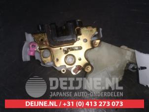 Subaru Impreza Front door lock mechanism 4-door, right O457415 photo 3