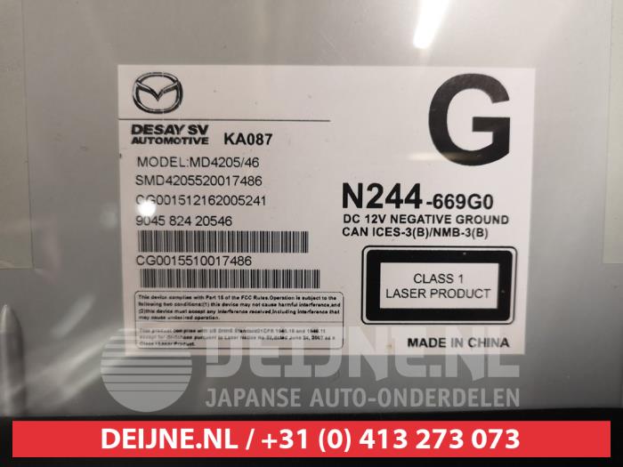 CD Speler van een Mazda MX-5 (ND) 2.0 SkyActiv G-160 16V 2016