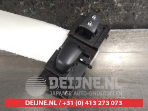 Gebruikte Raam schakelaar elektrisch Nissan Leaf (ZE1) 39/40kWh Prijs € 20,00 Margeregeling aangeboden door V.Deijne Jap.Auto-onderdelen BV