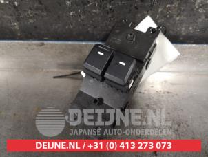 Gebruikte Schakelblok ruiten Hyundai i20 (GBB) 1.2i 16V Prijs € 30,00 Margeregeling aangeboden door V.Deijne Jap.Auto-onderdelen BV