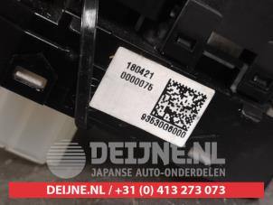 Kia Picanto Spiegel Schakelaar O458990 foto 3