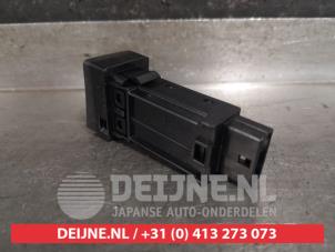 Lexus CT 200h Handrem schakelaar O459430 foto 2