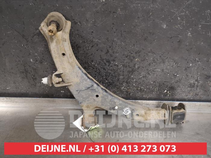 Honda HR-V Front lower wishbone, right O459653