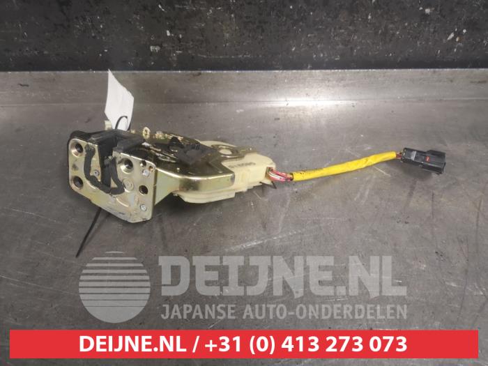 Kia Sorento Deurslot Mechaniek 4Deurs links-achter O460210