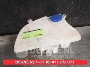 Mazda MX-5 Scheibensprühertank vorne O460522 foto 2