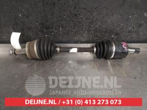 Gebruikte Aandrijfas links-voor Hyundai Tucson (JM) 2.0 CRDi VGT 16V 4x2 Prijs € 60,00 Margeregeling aangeboden door V.Deijne Jap.Auto-onderdelen BV