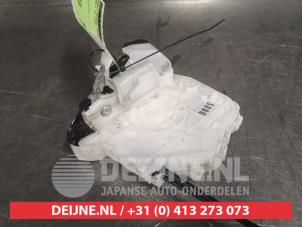 Mazda 3 Front door lock mechanism 4-door, right O461212 photo 2