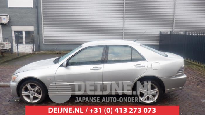 Lexus IS Tür 4-türig links hinten O461353