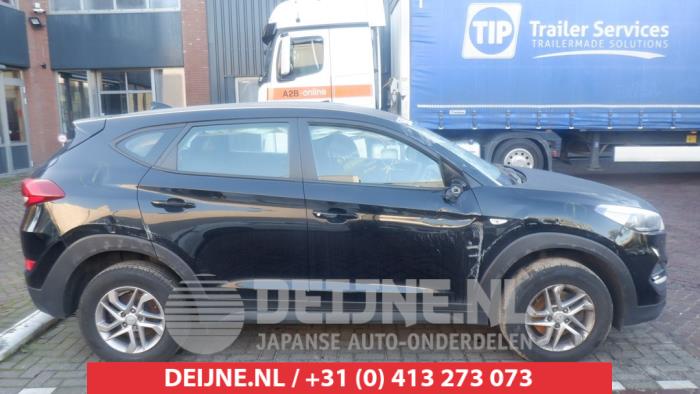 Hyundai Tucson Zusätzliches Fenster 4-türig rechts hinten O461427