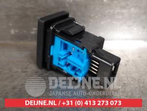 Suzuki Ignis ASR Schalter O461446 foto 2