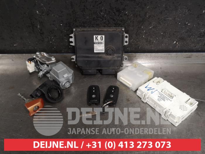 Suzuki Swift Kontaktslot+Sleutel O461830