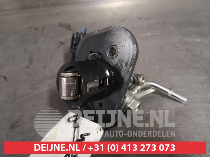 Gebruikte Brandstofpomp Mechanisch Lexus IS (E3) 300h 2.5 16V Prijs € 150,00 Margeregeling aangeboden door V.Deijne Jap.Auto-onderdelen BV
