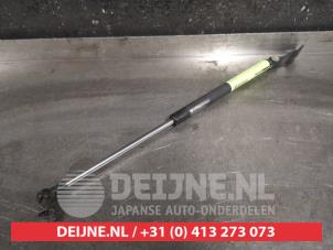 Suzuki Swift Rear gas strut, left O462443 photo 2