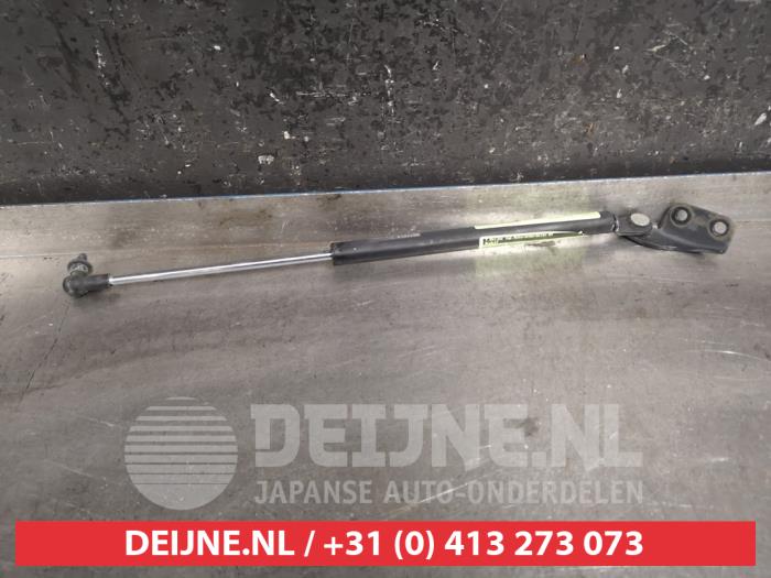 Suzuki Swift Gasdemper rechts-achter O462444