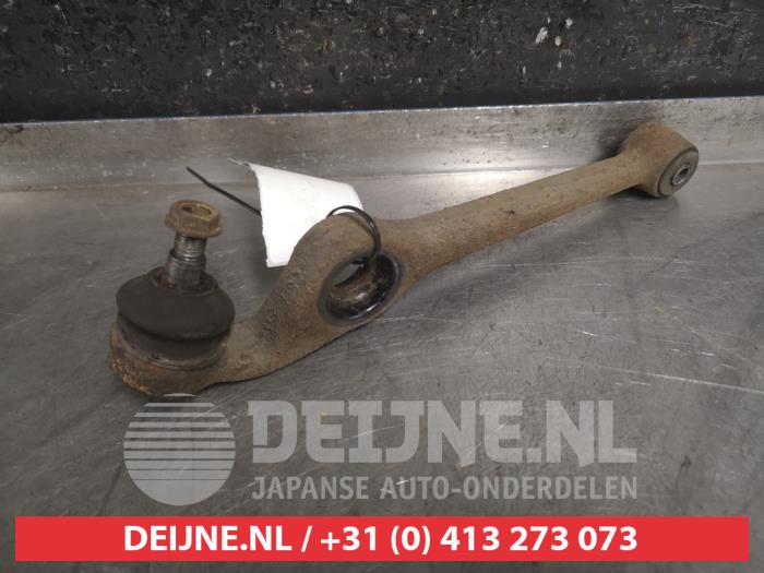 Daihatsu Young RV Querlenker unten links vorne O462971