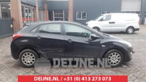 Gebruikte Extra Ruit 4Deurs rechts-achter Hyundai i30 (GDHB5) 1.4 16V Prijs € 45,00 Margeregeling aangeboden door V.Deijne Jap.Auto-onderdelen BV