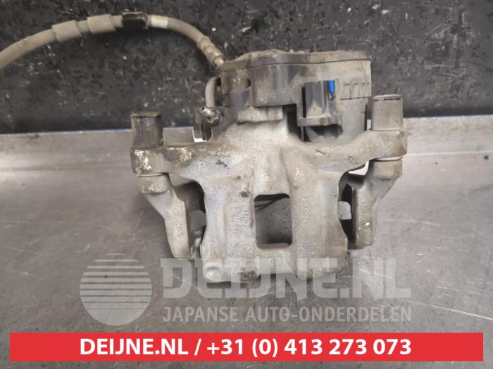 Mazda 3 Remklauw (Tang) rechts-achter O463170