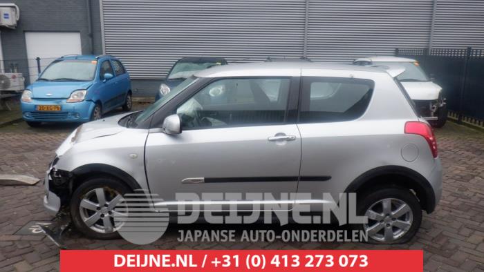 Suzuki Swift Seitenschürze links O463366