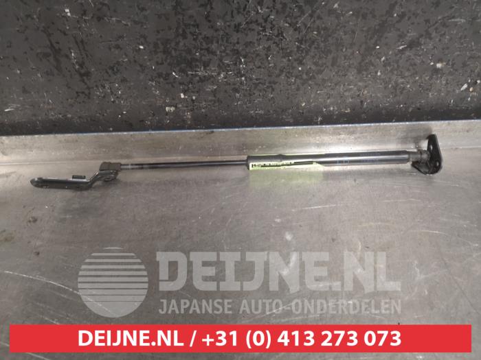 Toyota Yaris Gasdemper links-achter O463515