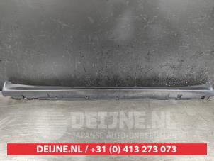 Nissan Juke Zijskirt links O463984 foto 2