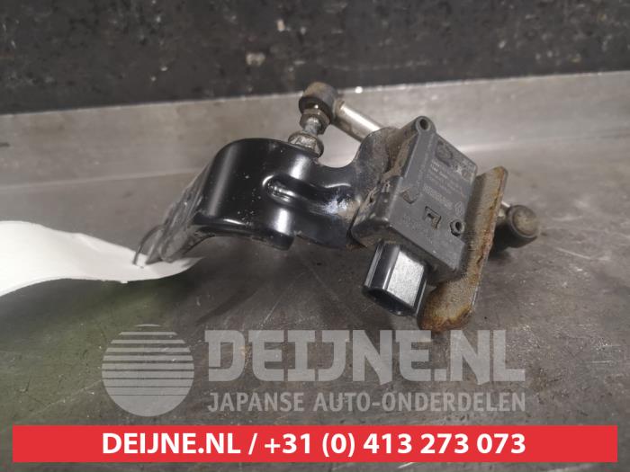 Nissan Pulsar Xenon height adjustment O464044