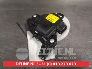 Hyundai Kona Heater valve motor O464471 photo 2