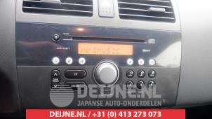 Gebruikte Radio Suzuki Swift (ZA/ZC/ZD1/2/3/9) 1.3 VVT 16V Prijs € 35,00 Margeregeling aangeboden door V.Deijne Jap.Auto-onderdelen BV