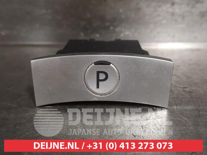 Mitsubishi Outlander Handrem schakelaar O464986
