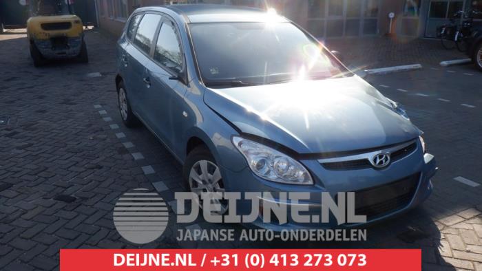 Hyundai I30 Bumper Rooster O465266
