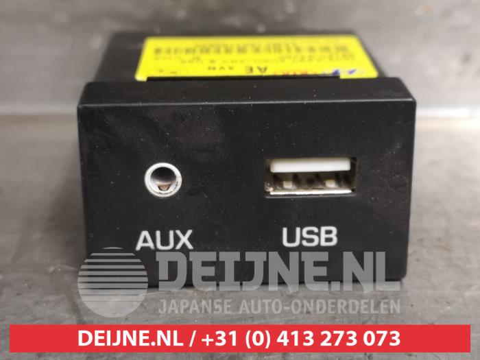 Hyundai Ioniq AUX/USB aansluiting O465682