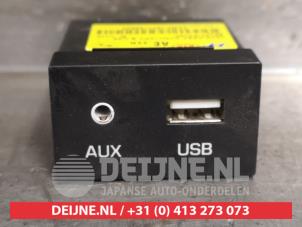 Gebruikte AUX/USB aansluiting Hyundai Ioniq 1.6 GDI 16V Hybrid Prijs € 35,00 Margeregeling aangeboden door V.Deijne Jap.Auto-onderdelen BV