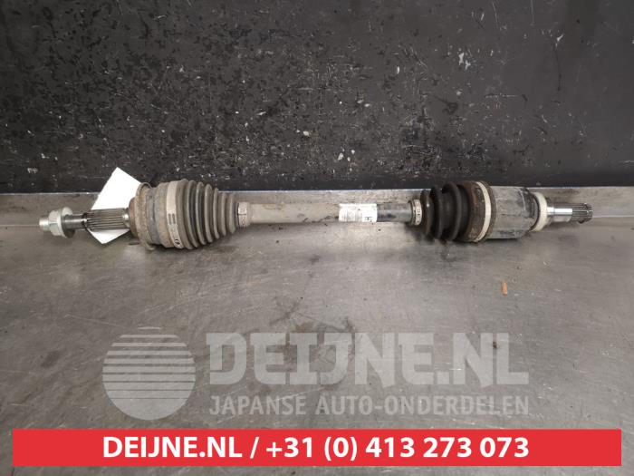 Gebruikte Steekas links-voor Suzuki Swift (ZA/ZC/ZD) 1.2 16V Prijs € 50,00 Margeregeling aangeboden door V.Deijne Jap.Auto-onderdelen BV