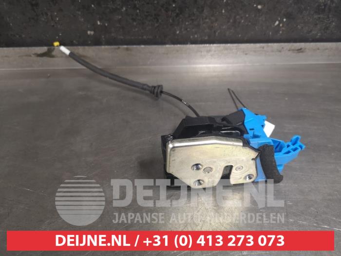 Kia Ceed Deurslot Mechaniek 4Deurs links-achter O466147